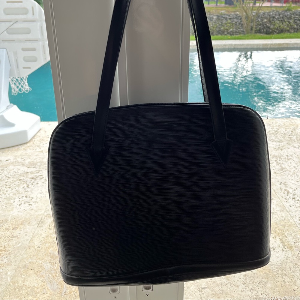 LV epi leather black.